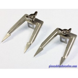 Fourchette + Vis x2 pour Four Optimo 39L / New Delice XL 40L Fourchette + Vis x2 pour Four Optimo 39L / New Delice XL 40L